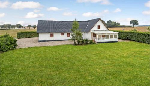 Six-Bedroom Holiday Home