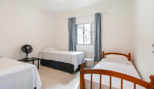 Basic Triple Room with Shared Bathroom