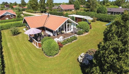 Three-Bedroom Holiday Home 