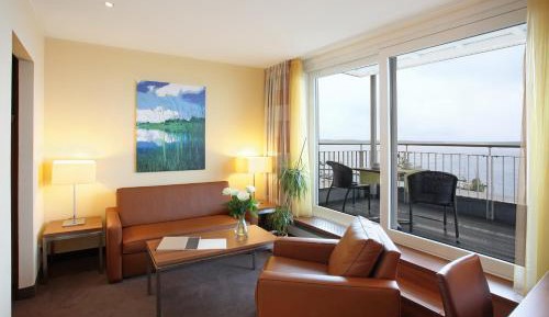 Executive Suite with Lake View