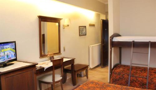 Family Room (4 Adults)