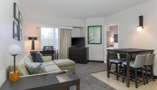 One-Bedroom Queen Suite with Sofa Bed