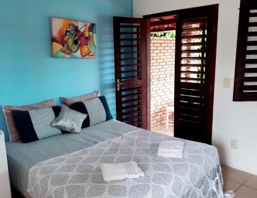 Queen Suite with Pool View