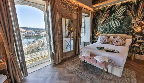 Double Room with Balcony and Sea View
