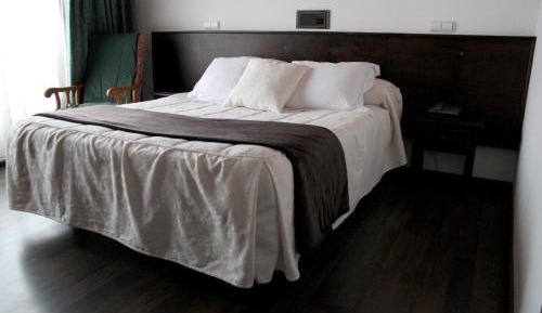 Double Room (2 Adults + 1 Child )