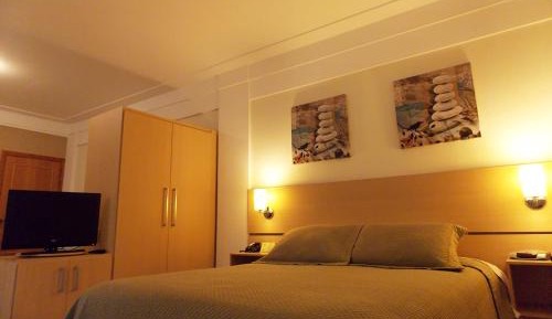 Deluxe Double Room (2 Adults + 1 Child)