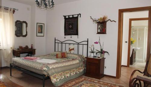 Quadruple Room with Private Bathroom