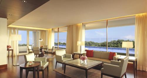 Residential Suite with two way airport transfers