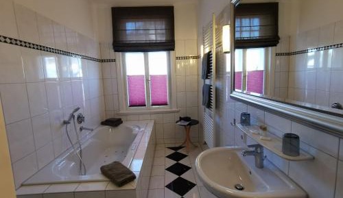 Double Room with Spa Bath