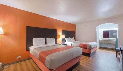 Deluxe Quadruple Room - Non-Smoking