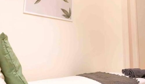 Single Room with Shared Toilet