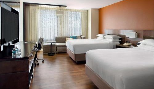One-Bedroom Large King Suite with Roll-In Shower - Ocean Front - Mobility Accessible