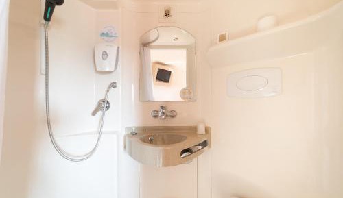 Triple Room (1 Double Bed + 1 Single Bed)