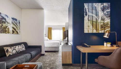 Studio with Two Queen Beds and Sofa Bed