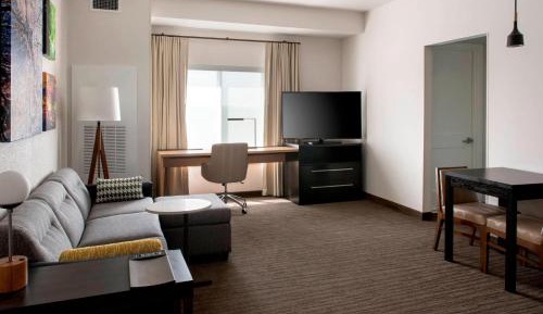 1 Bedroom Suite, 1 King, Sofa bed