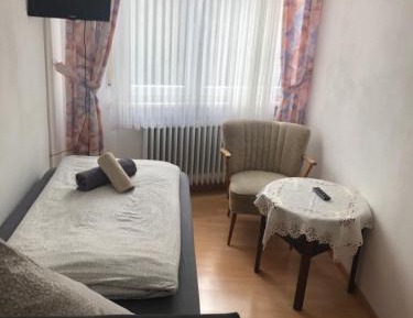 Single Room with Shared Shower and Toilet No.3