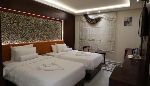 Twin Room with Shared Toilet