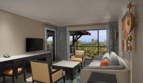 Two-Bedroom Apartment with Balcony and Resort View