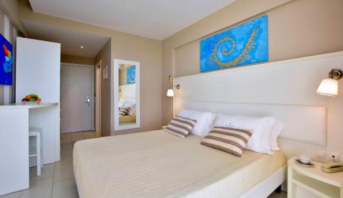 Double Room with Balcony and Sea View