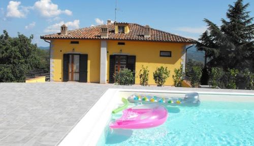 Three-Bedroom Holiday Home 