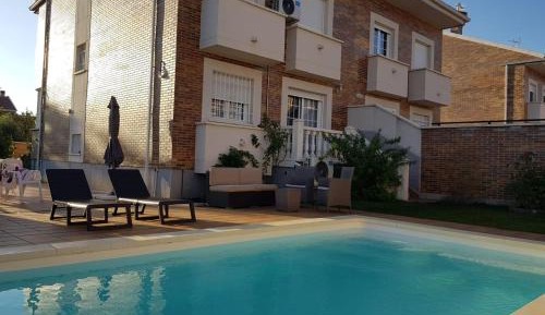 Villa with Garden View