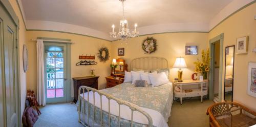 Queen Room