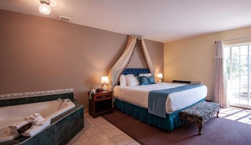 King Suite with Spa Bath
