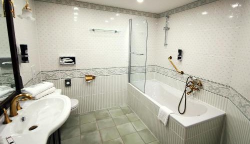 Junior Suite (2 Adults + 2 Children)