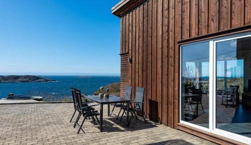 Three-Bedroom Vacation Home 