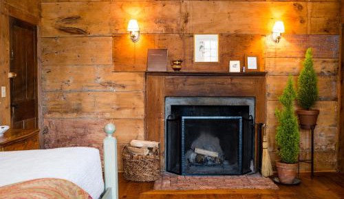 King Room with Full Bath