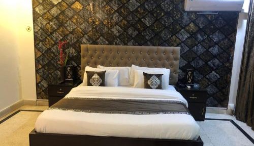 Superior Family Room