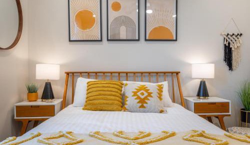Thirteen-Bedroom Holiday home