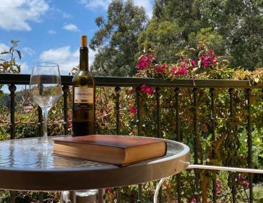 Apartment with Garden View