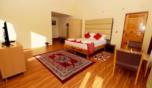 King Room with Mountain View