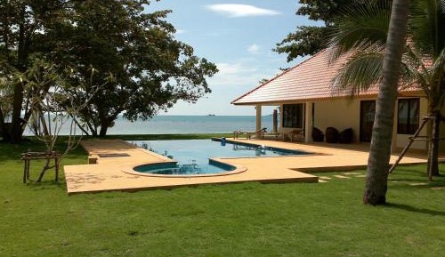 Studio Apartment with Sea View