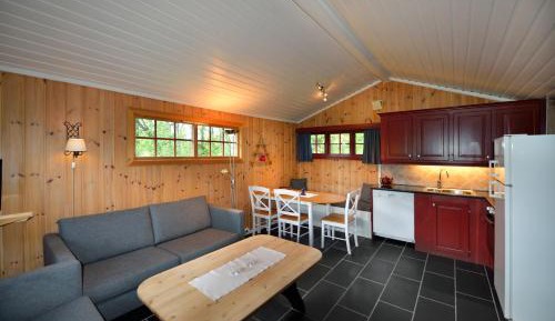Cottage (4 Adults)