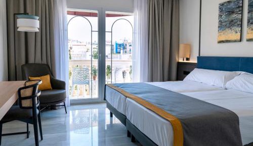 Twin Room with Pool View