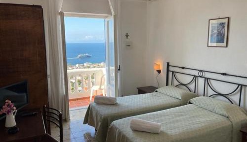 Double or Twin Room with Private Bathroom