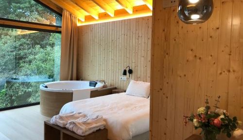 Deluxe Bungalow with Garden View