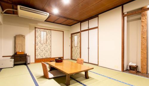 Japanese-Style Large Room with Toilet