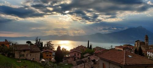 Apartment with Lake View