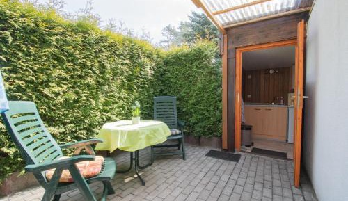 Bungalow with Garden View