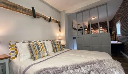 Double Room with Private Bathroom