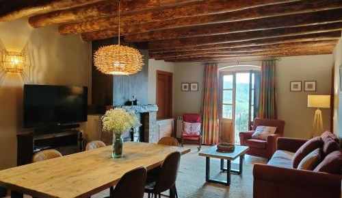 Three-Bedroom Apartment with Mountain View