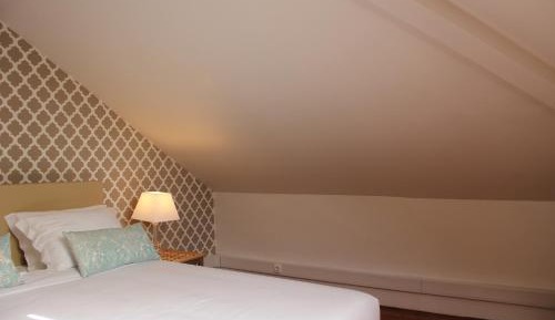 Single Room with Shared Bathroom