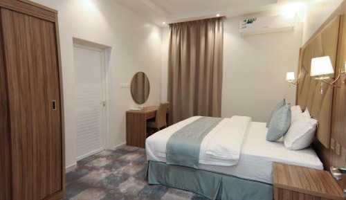 Suite with Mountain View