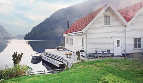 Three-Bedroom Vacation Home 