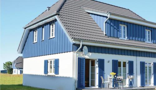 Three-Bedroom Holiday Home 