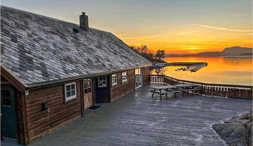 Three-Bedroom Holiday Home 