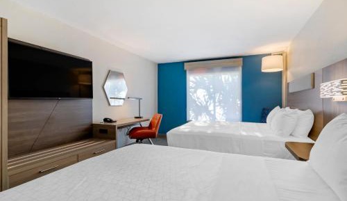 Standard Queen Room with Two Queen Beds